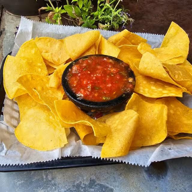 Salsa & Chips.