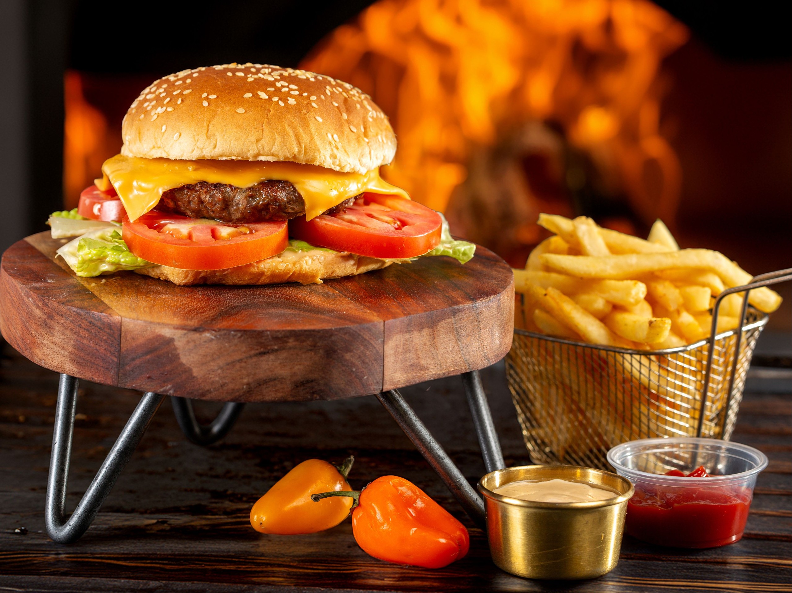 Tarbosh Burger Plate/ صحن برغر الطربوش.