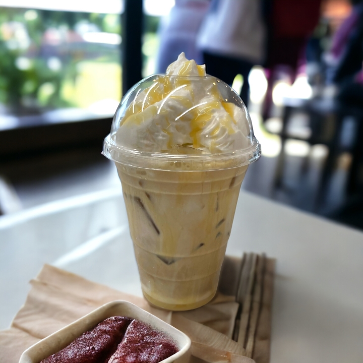 White Chocolate Mocha (16 oz) - Iced.