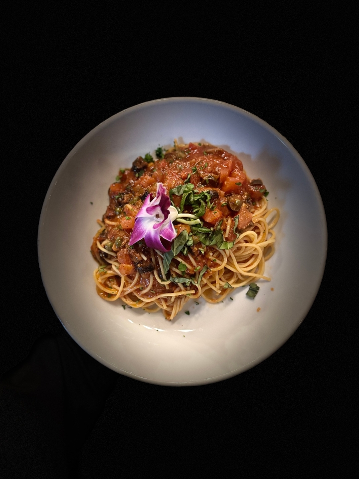 Spaghetti Puttanesca.