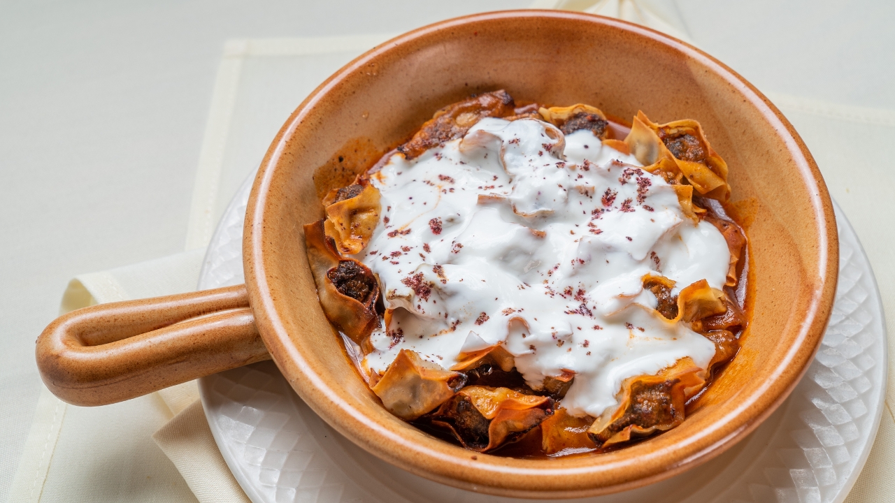 Mantee (Shish Barak).