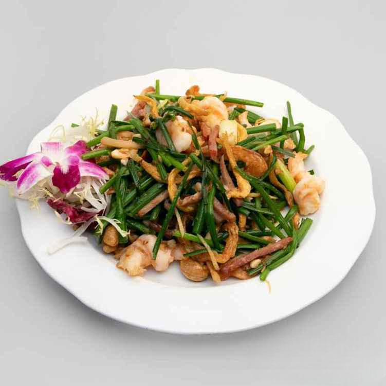 CS4. XO酱潮式小炒/Sauteed Green Chives with Clams.