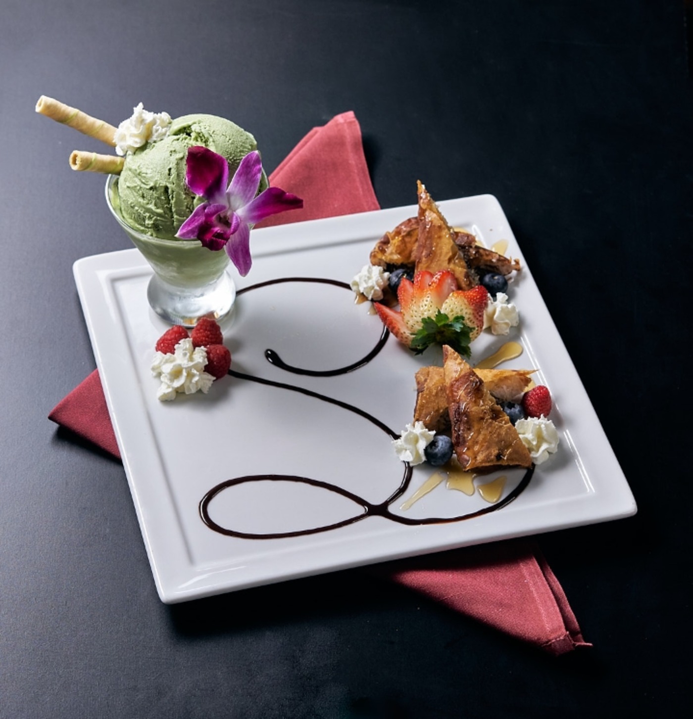 FBI (Fried Banana & Ice Cream).