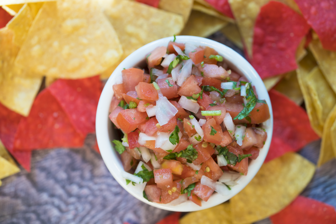 8 oz Pico de Gallo & Chips.