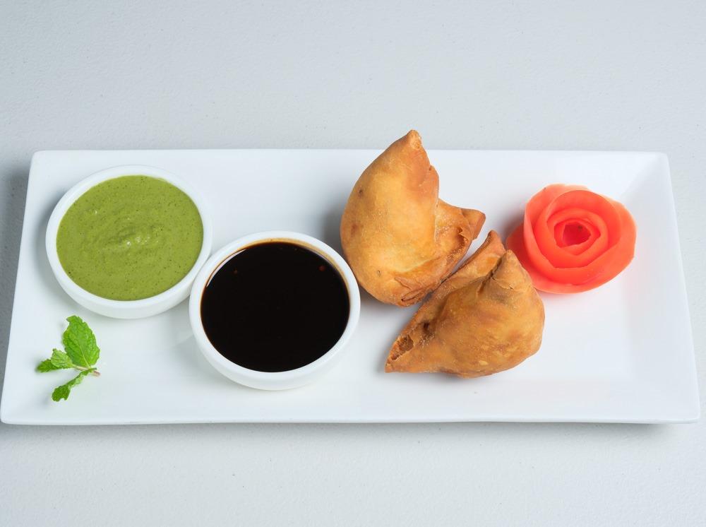 Samosa with Chutney.