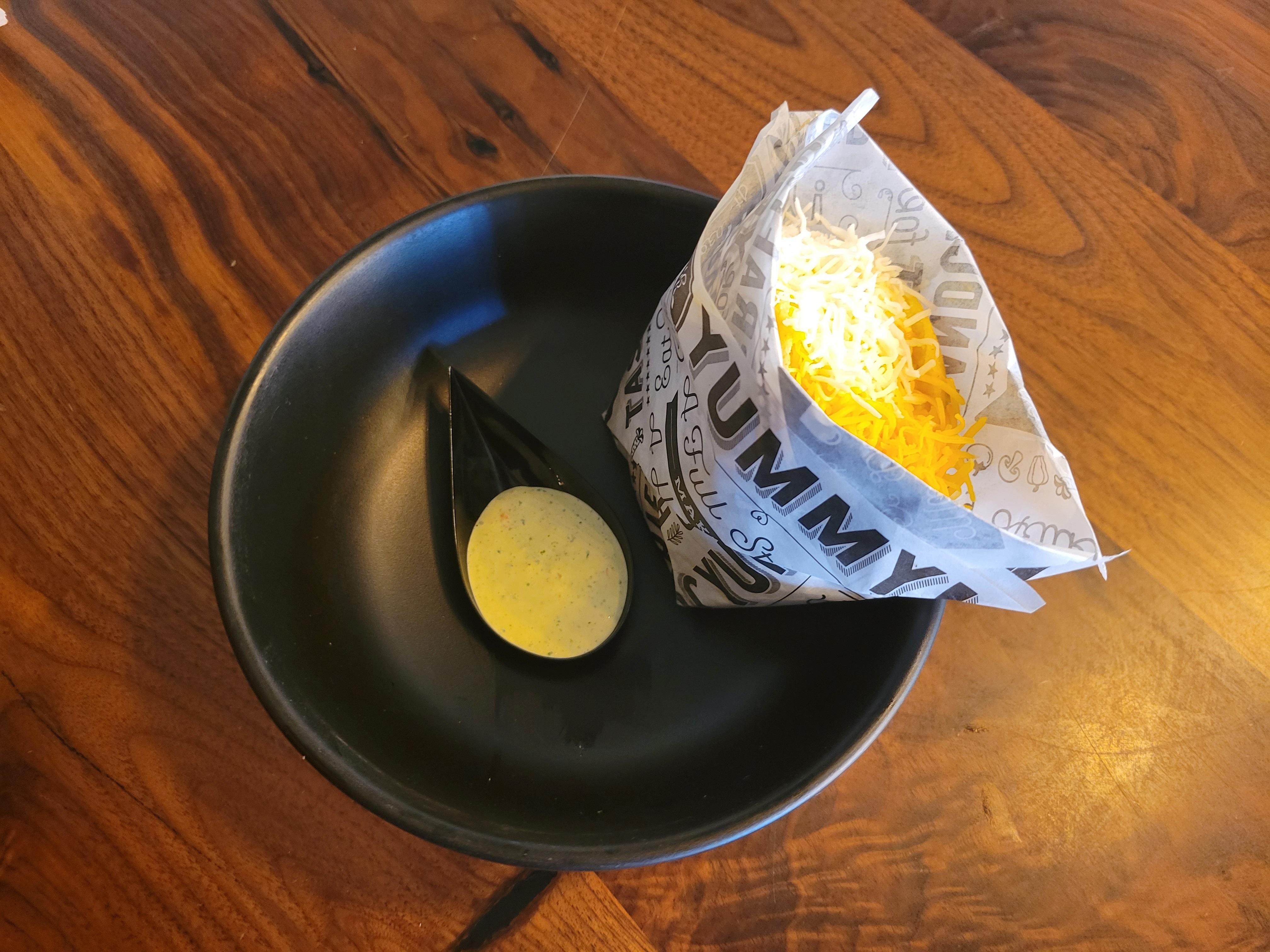 Arepa Queso de mano.