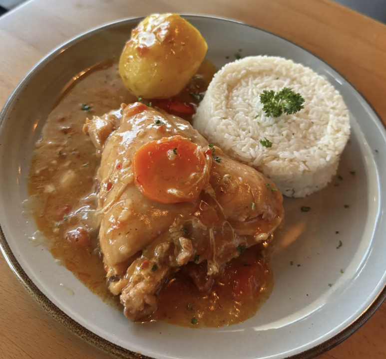 Sudado de Pollo Lunch Special.