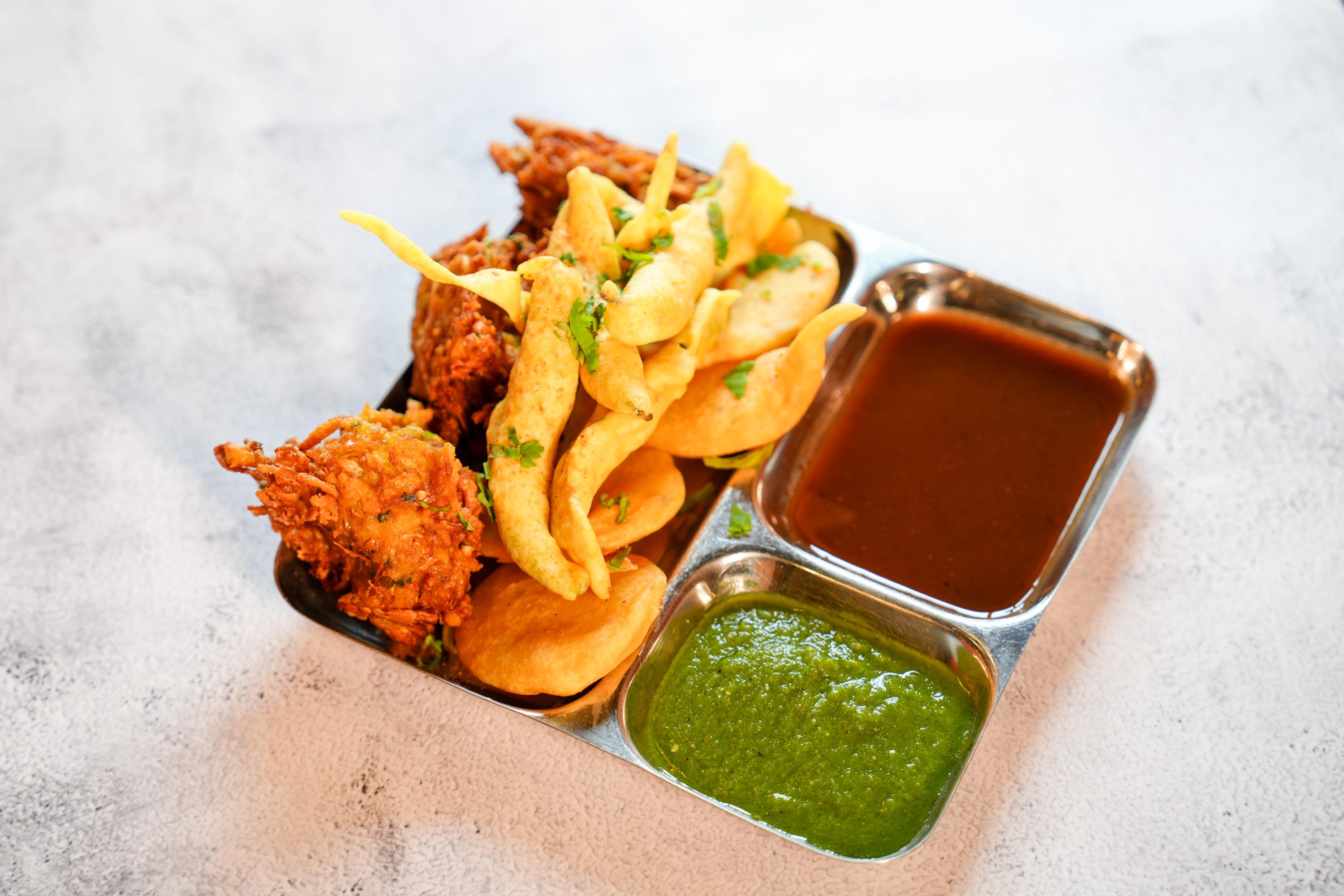 MIXED PAKORA PLATTER.