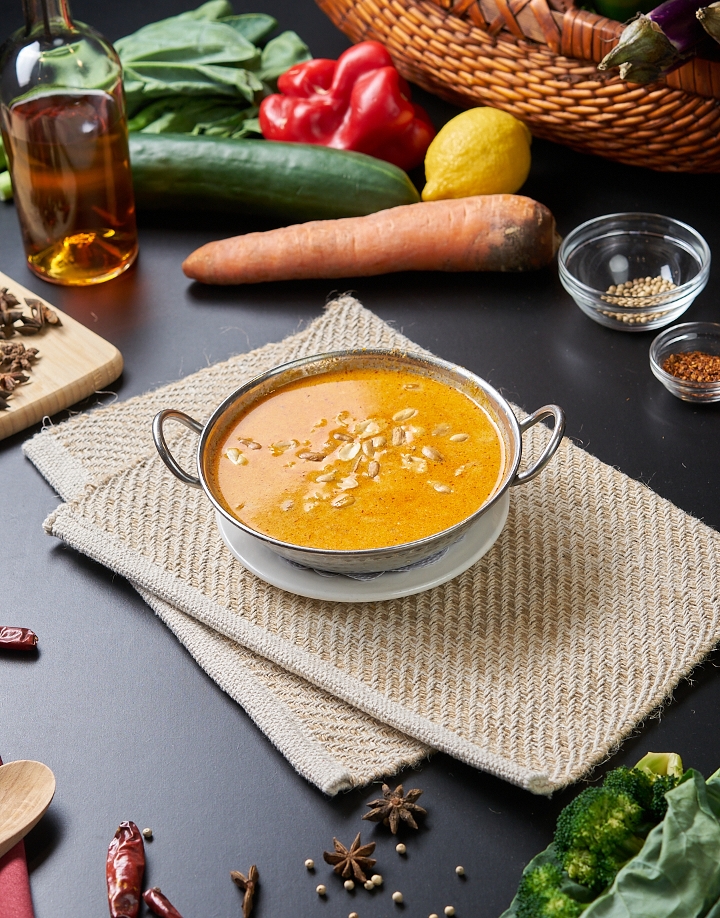 Massaman Curry Sauce (16oz).