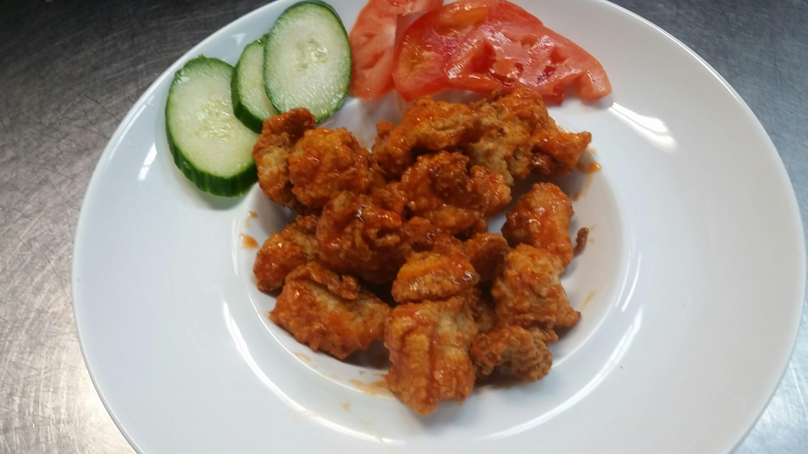 LARGE BONELESS CHICKEN BITE PARTY TRAY.