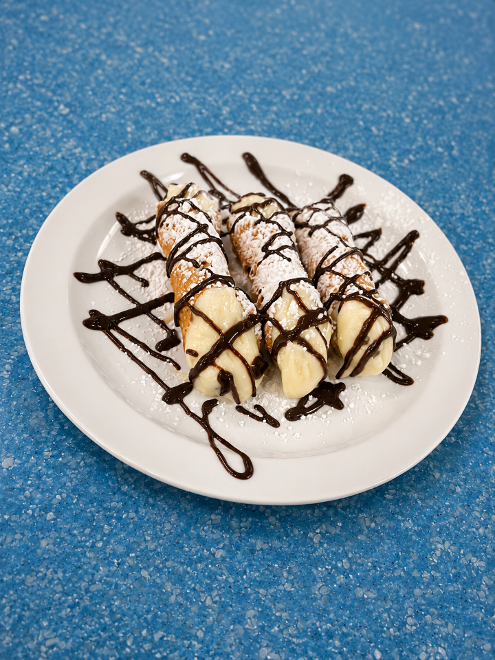 Cannoli.