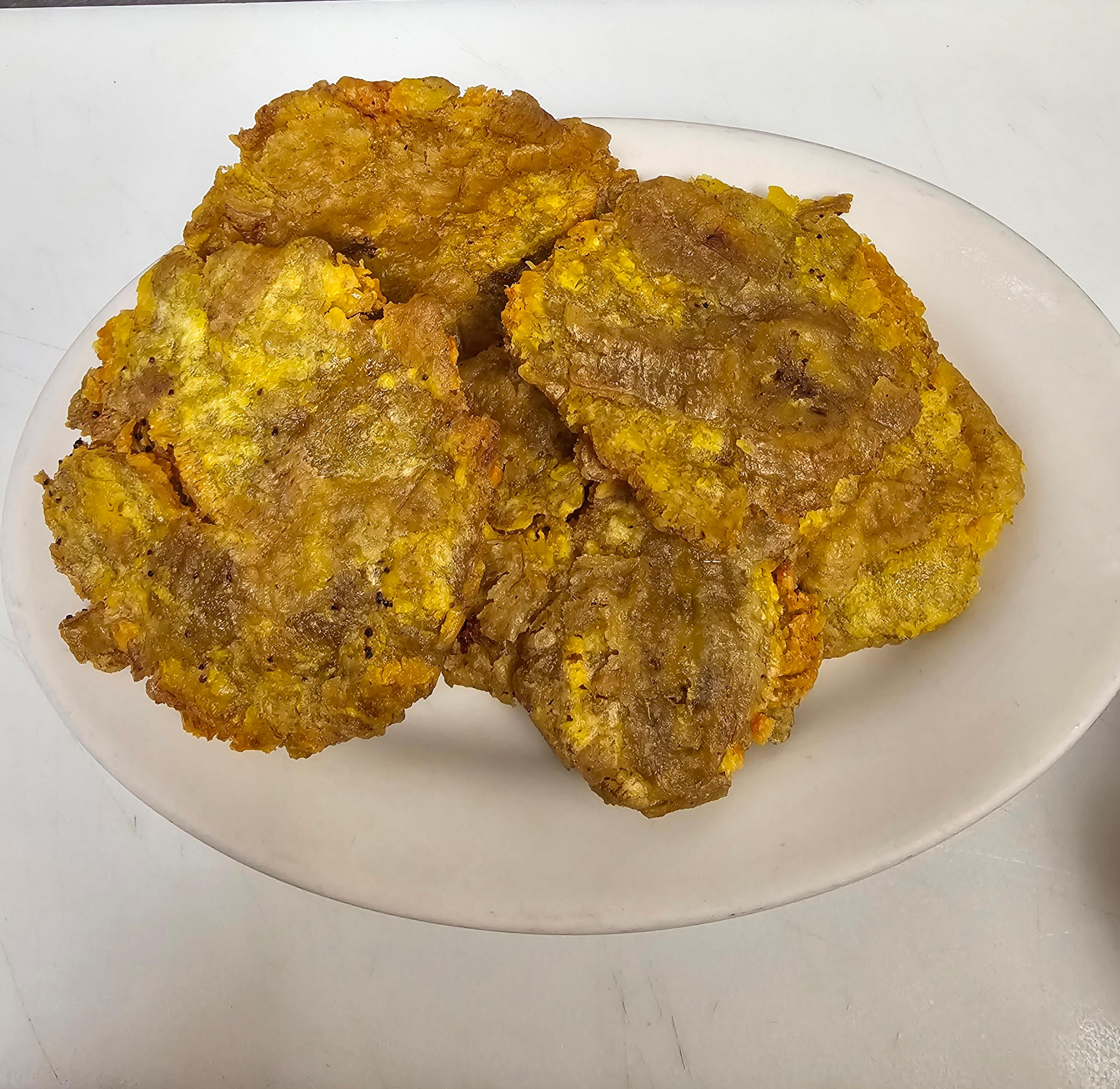 Tostones (Seasoned Green Plantain Chips).