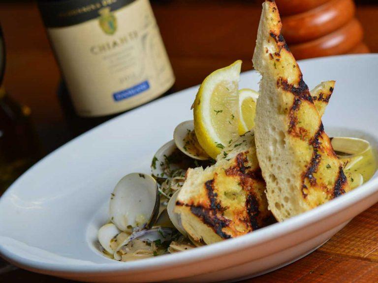 Almejas al Faro (Lighthouse Clams).
