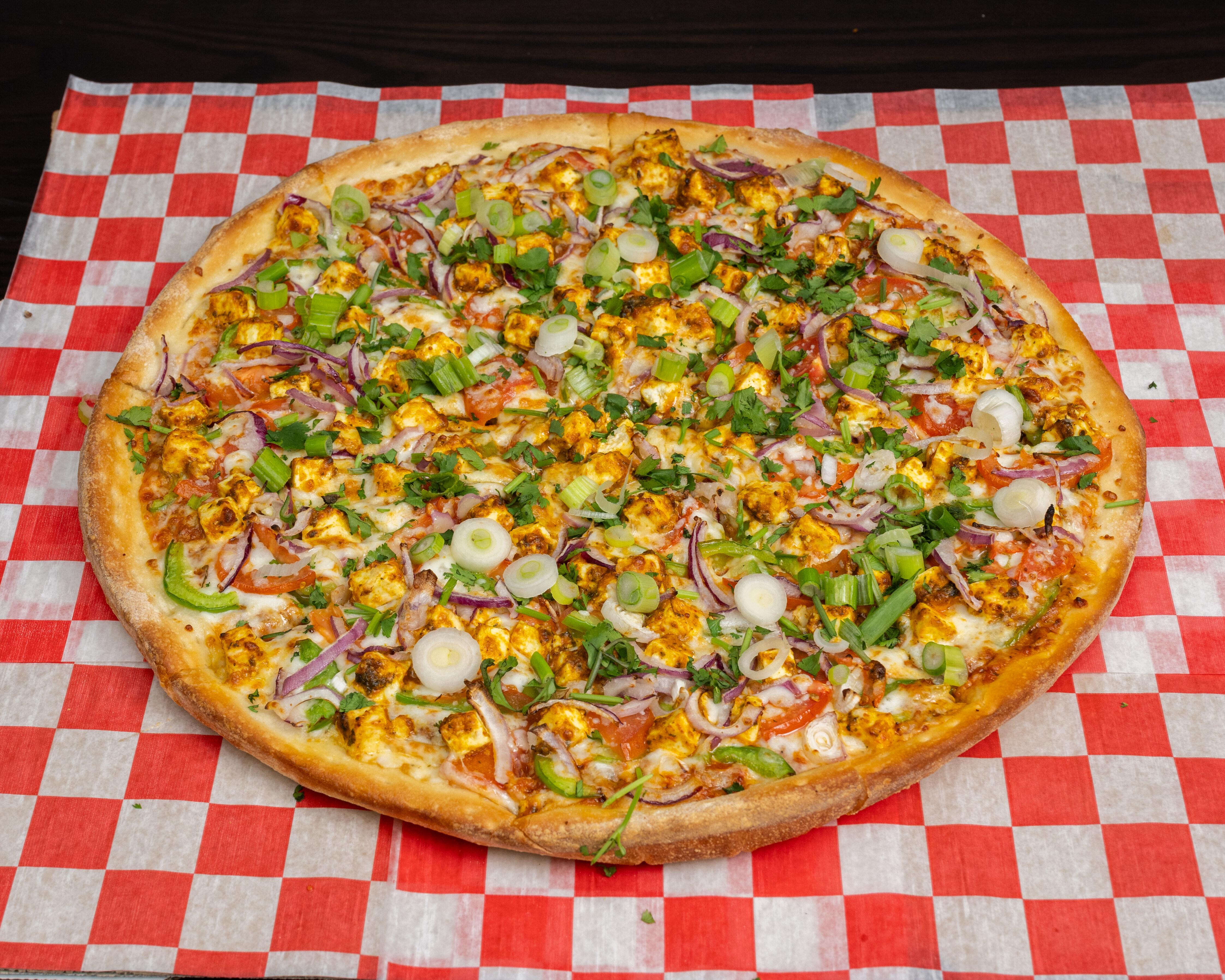 Medium 14" Paneer Tikka Pizza.