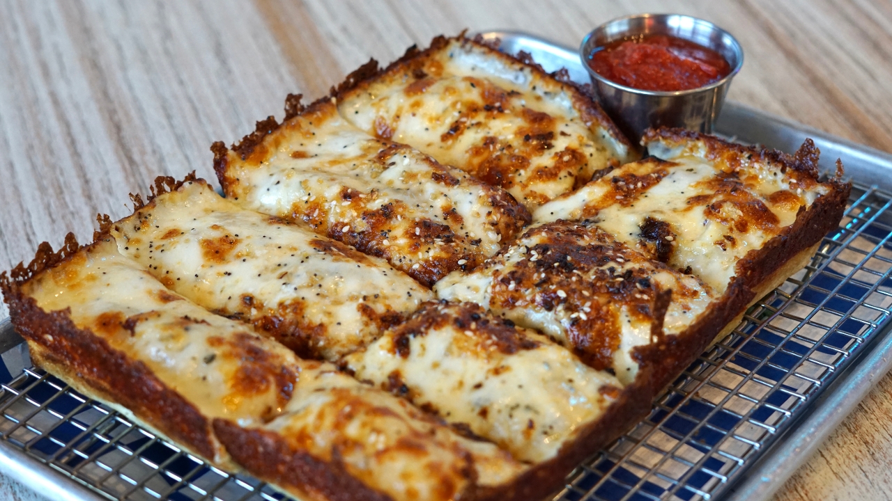 Small Detroit Cheesy Garlic Bread Everything Bagel Seasoning.