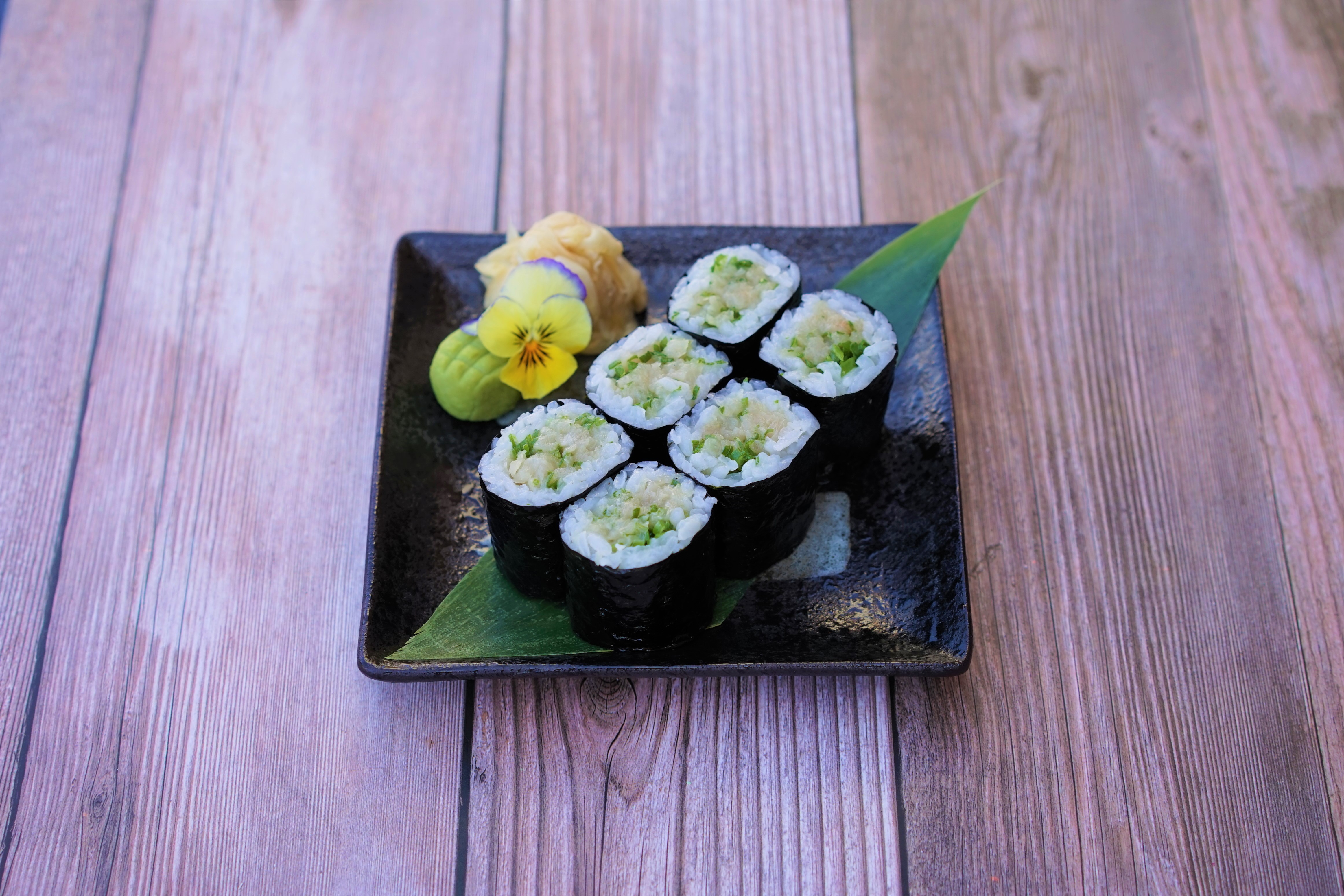 Yellowtail Scallion Roll.