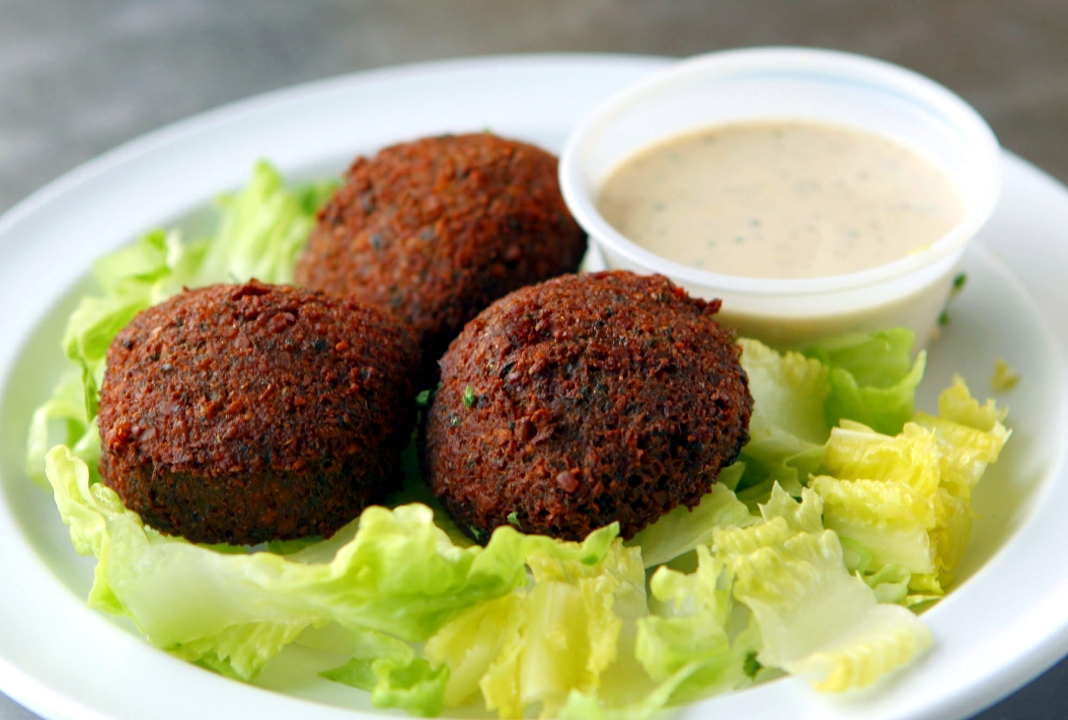 32. Falafel (3 pieces).