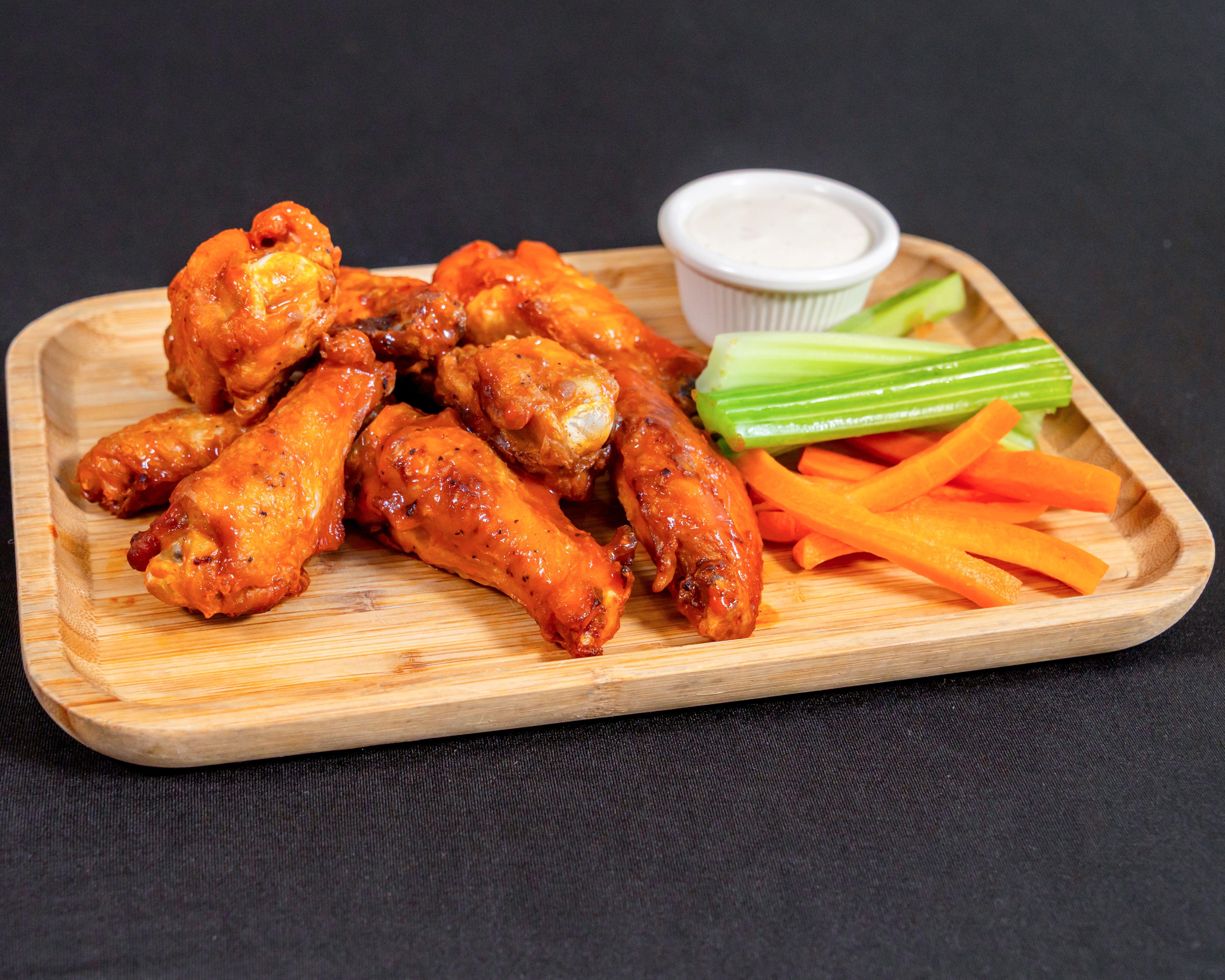 CHICKEN WINGS (8 pieces).