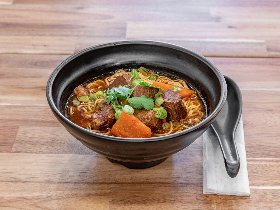C-2 Braise Beef Noodle Soup (红烧牛肉面).