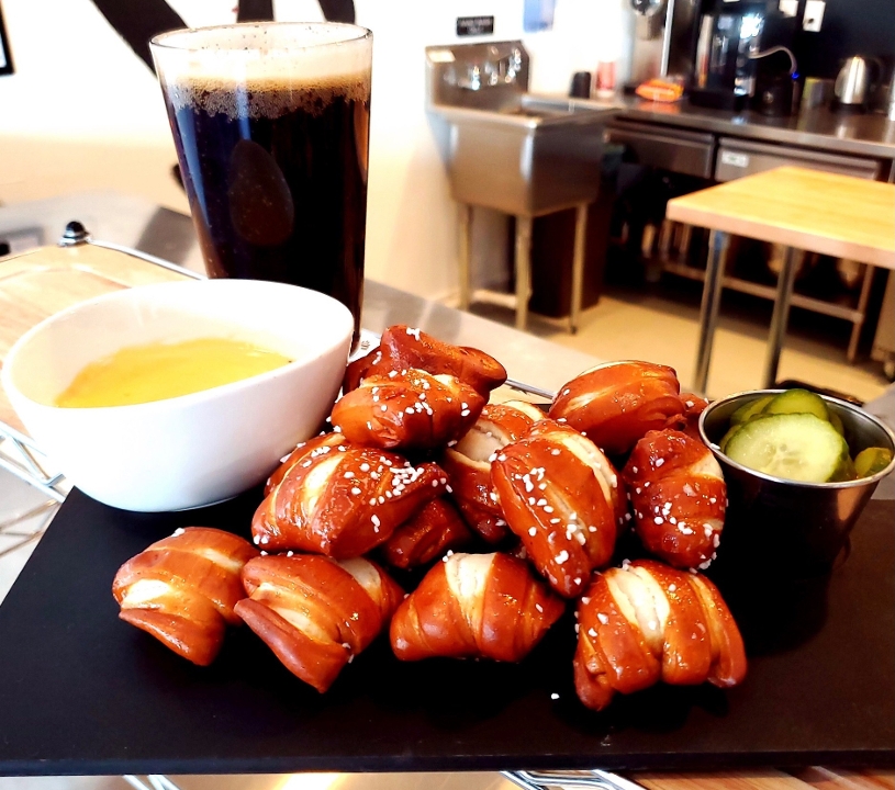 Bavarian Pretzels w. Cheese Sauce.