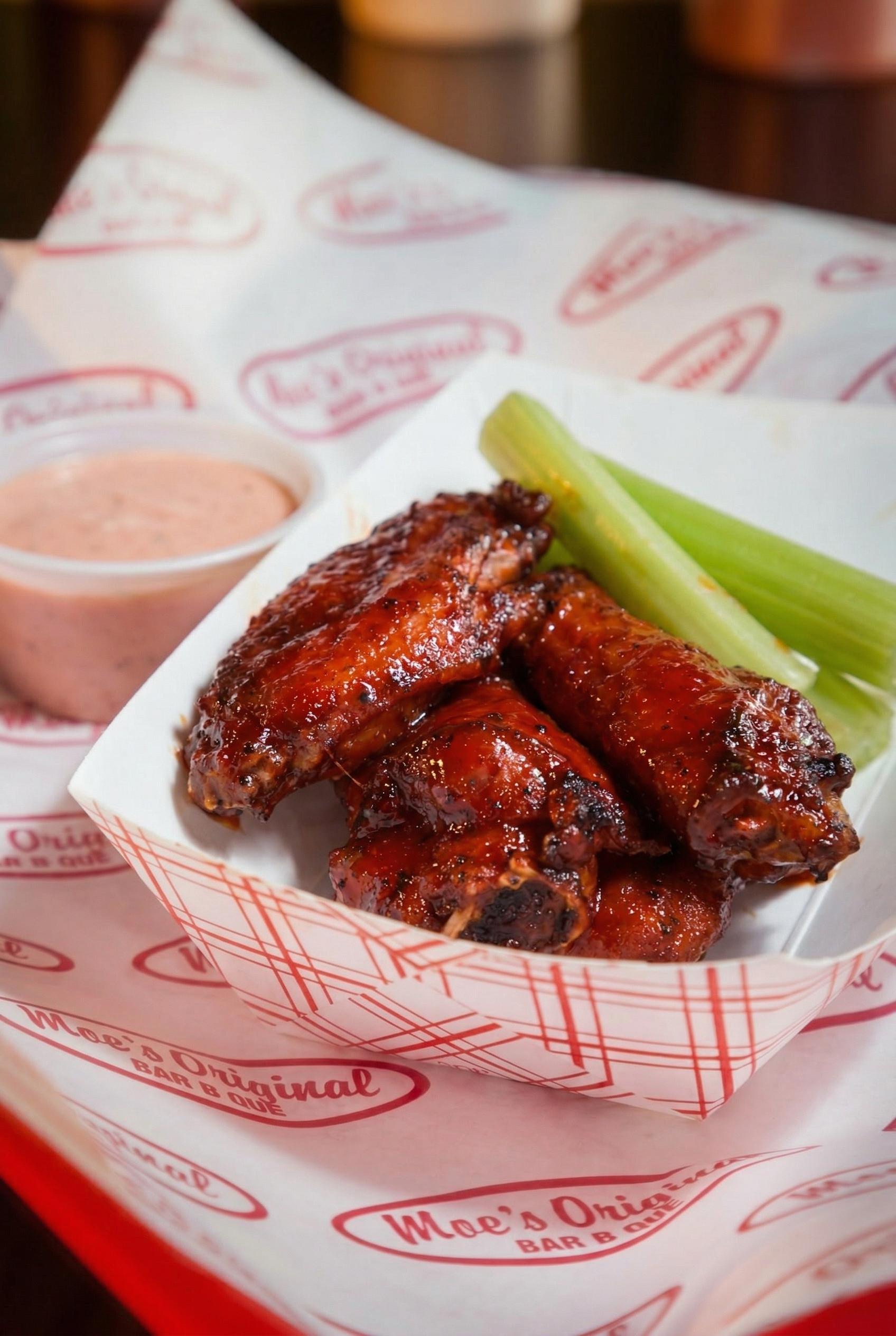 Moe Wings.
