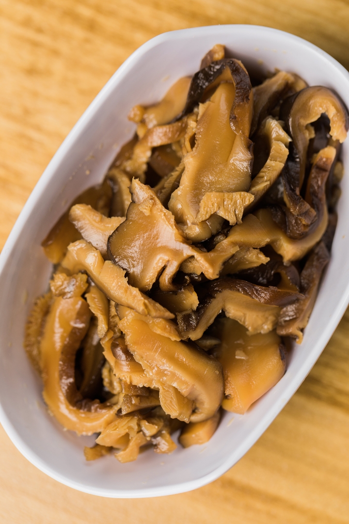 Shiitake Mushrooms (1/2 Pint).