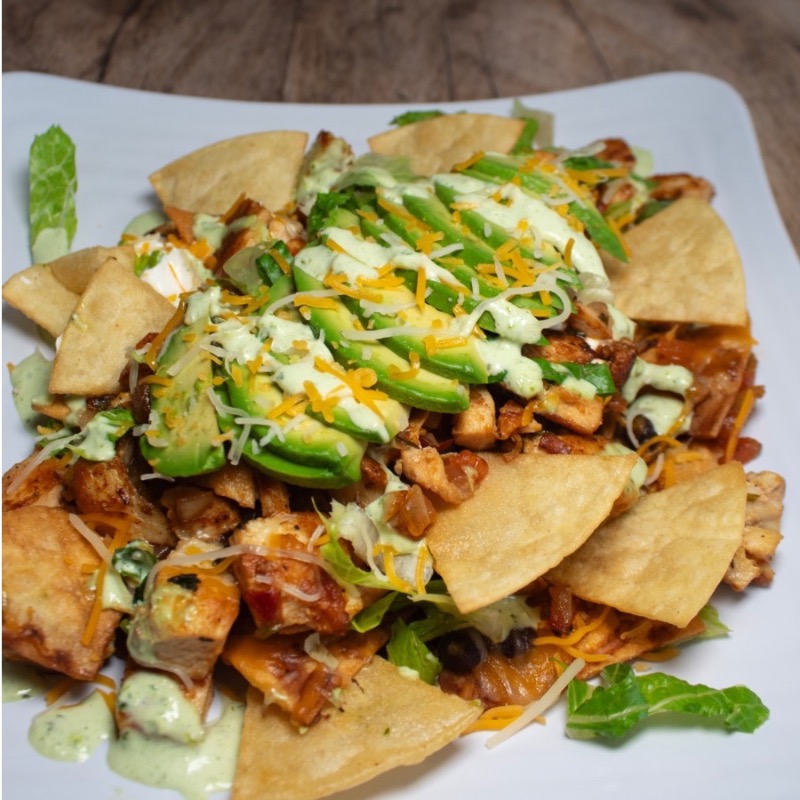 Chicken Nachos / Nachos con Pollo.
