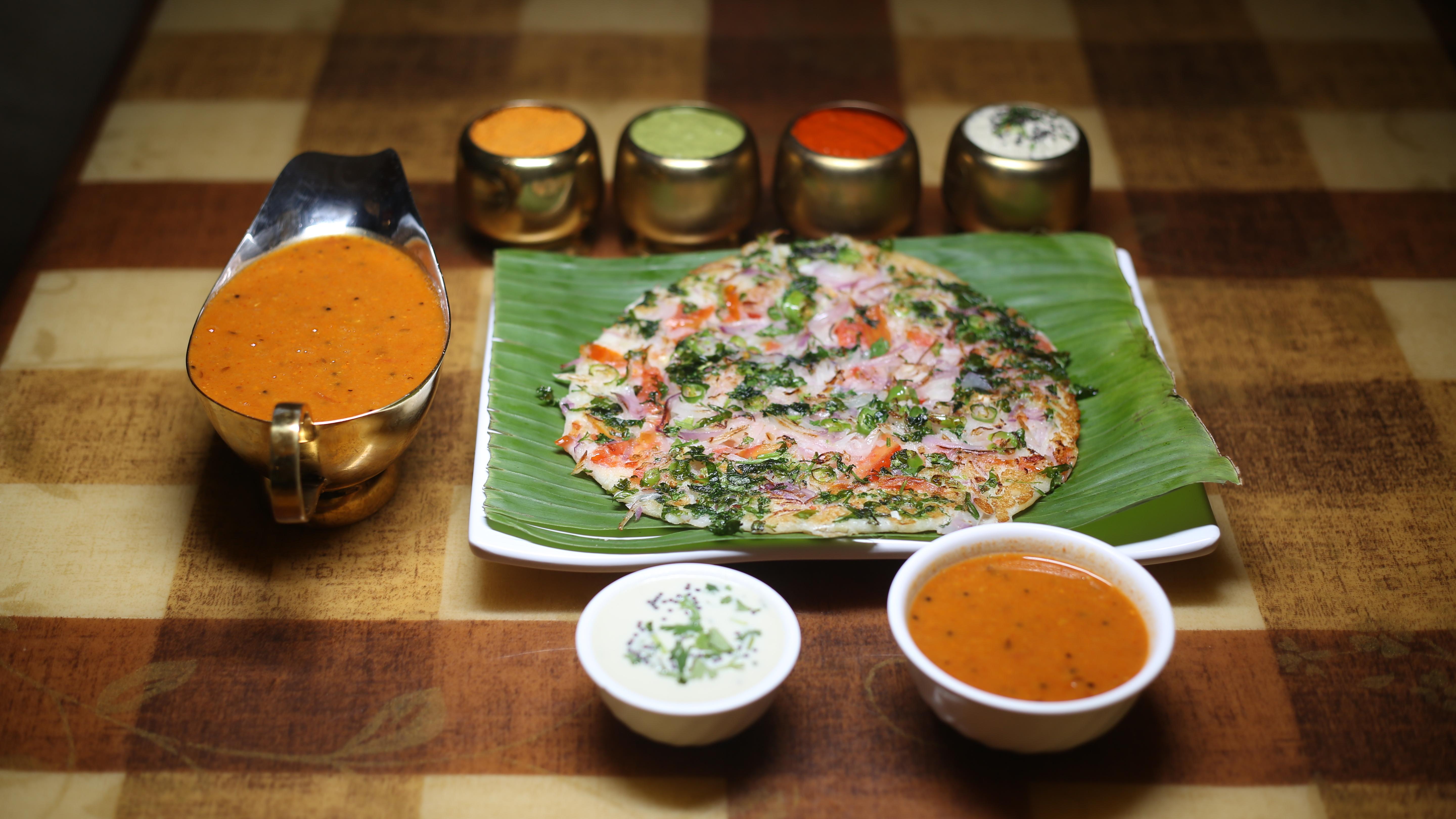 Onion Tomato Chilli Uthappam.