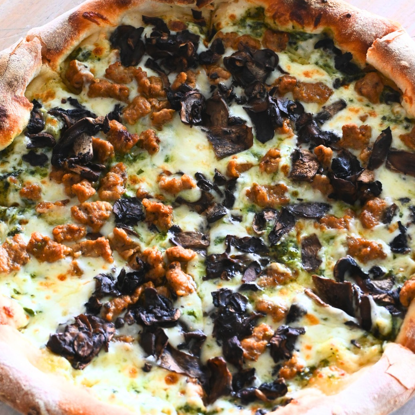 "Fun Kai" Funghi Pizza.