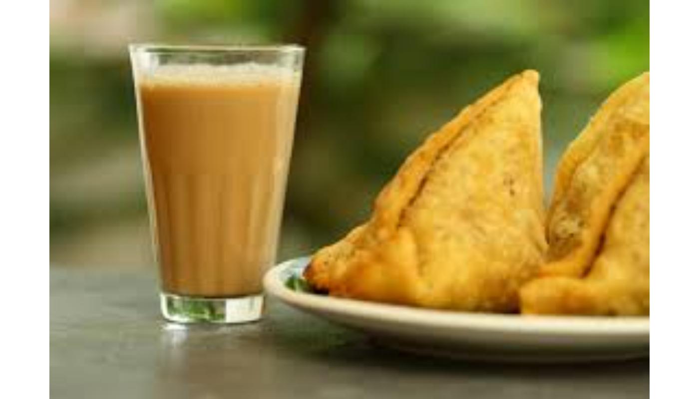 Veg Samosa & Chai Combo.