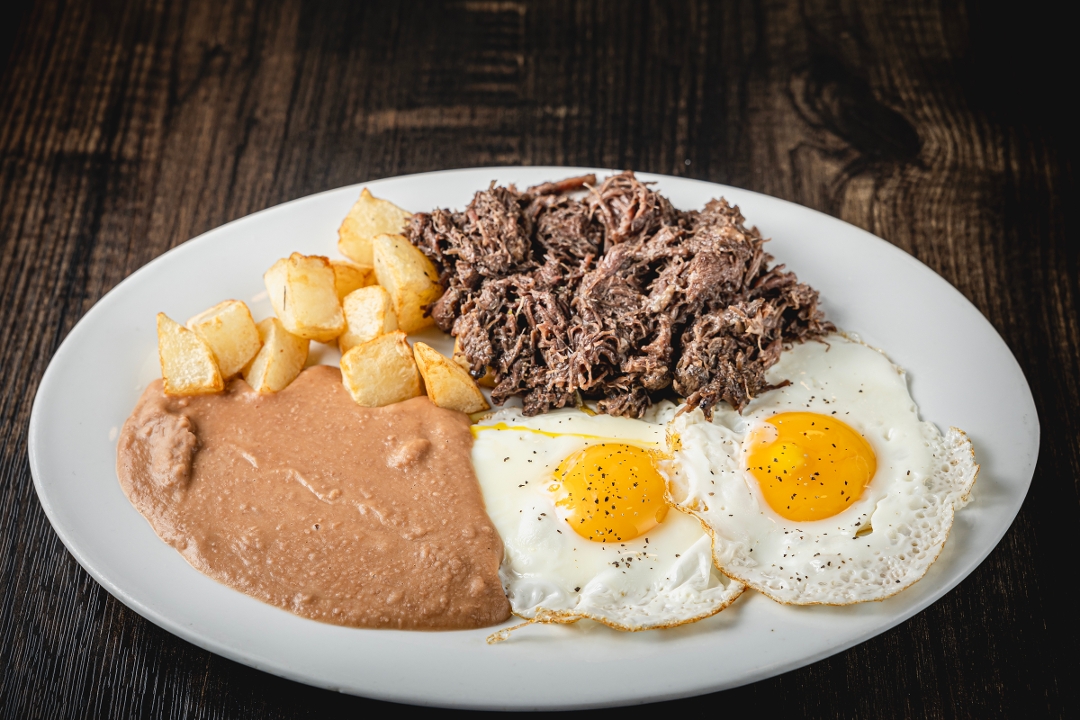 Barbacoa & Eggs Plate.