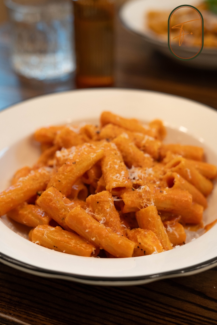 Rigatoni alla Vodka Chicken.