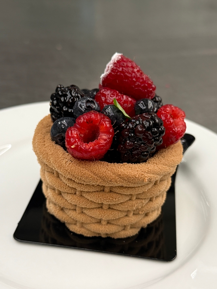 Berries Manjari Basket.