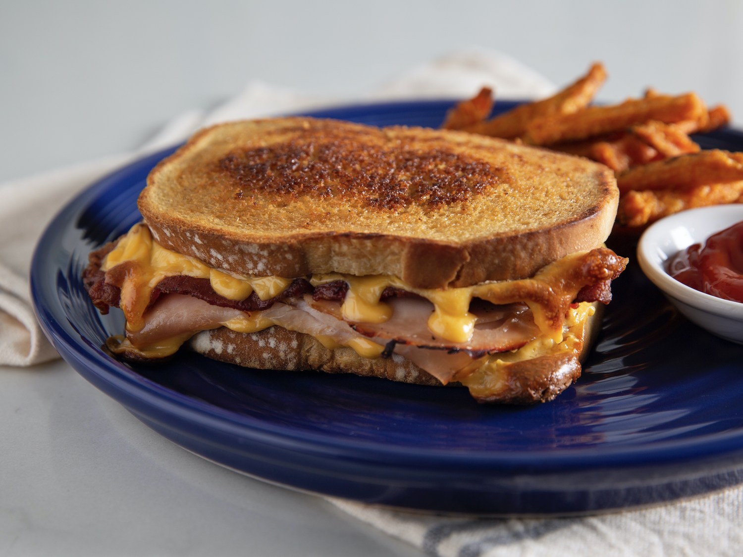 GRILLED CHEESE W/ TURKEY BACON.