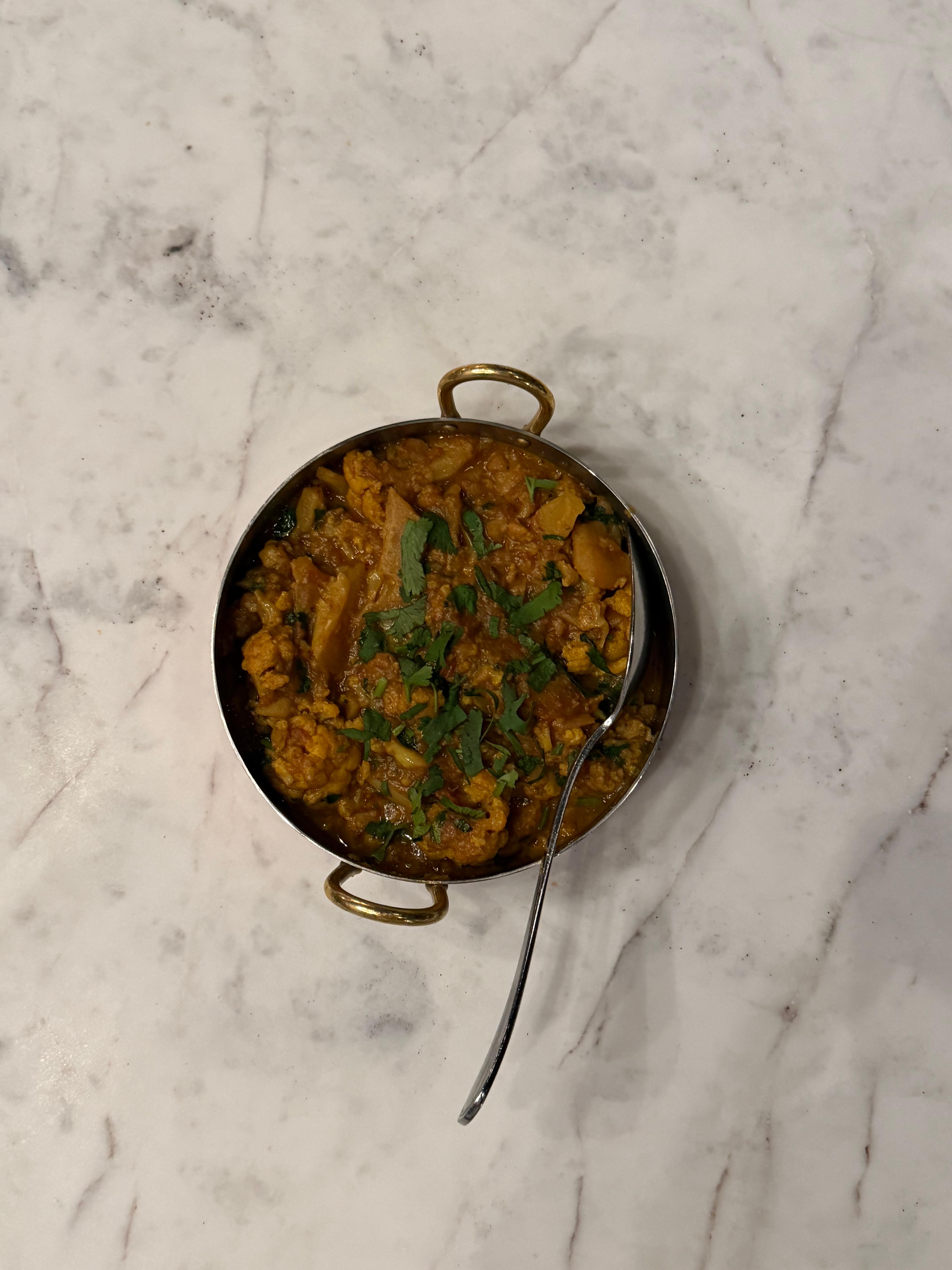 CAULIFLOWER CURRY.