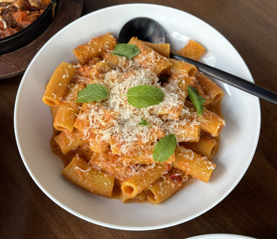 Spicy Rigatoni al 400.