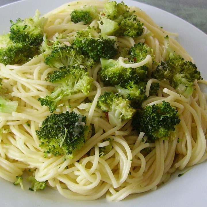Broccoli Garlic & Oil (With Pasta).