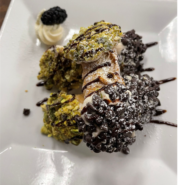 Cannoli Siciliani.