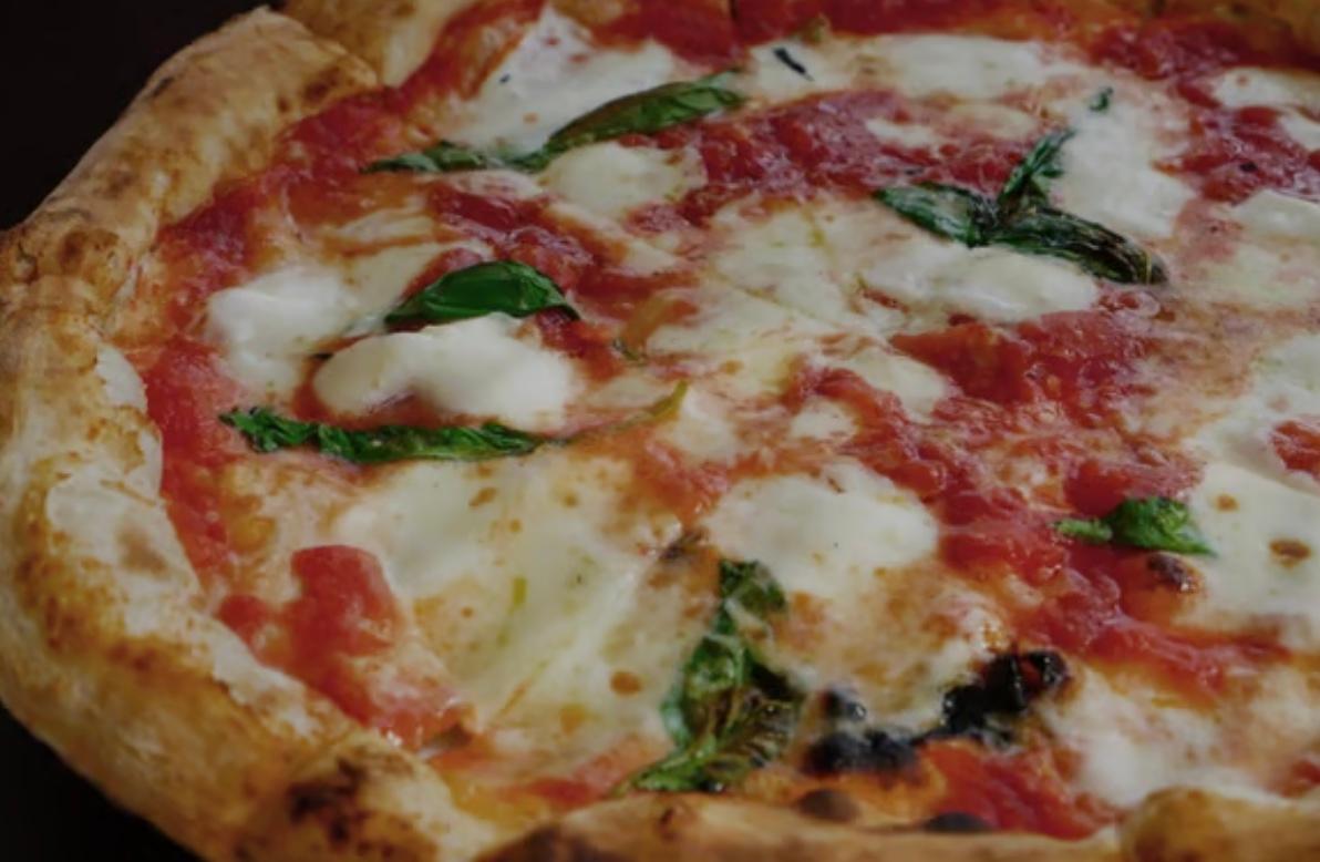 SM GLUTEN FREE SEXY PIZZA.