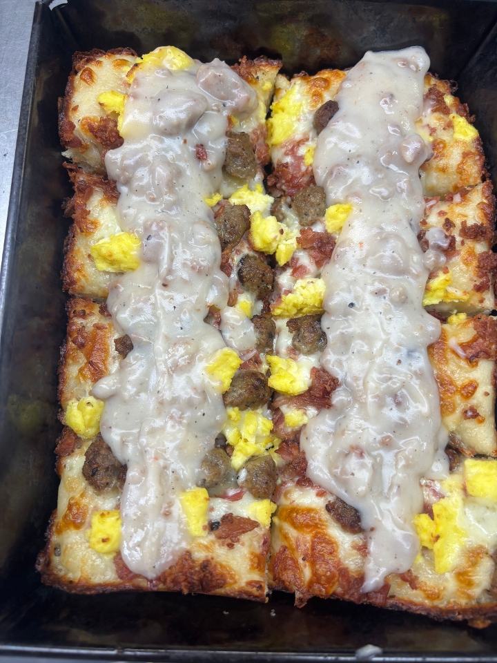 BREAKFAST PIZZA.