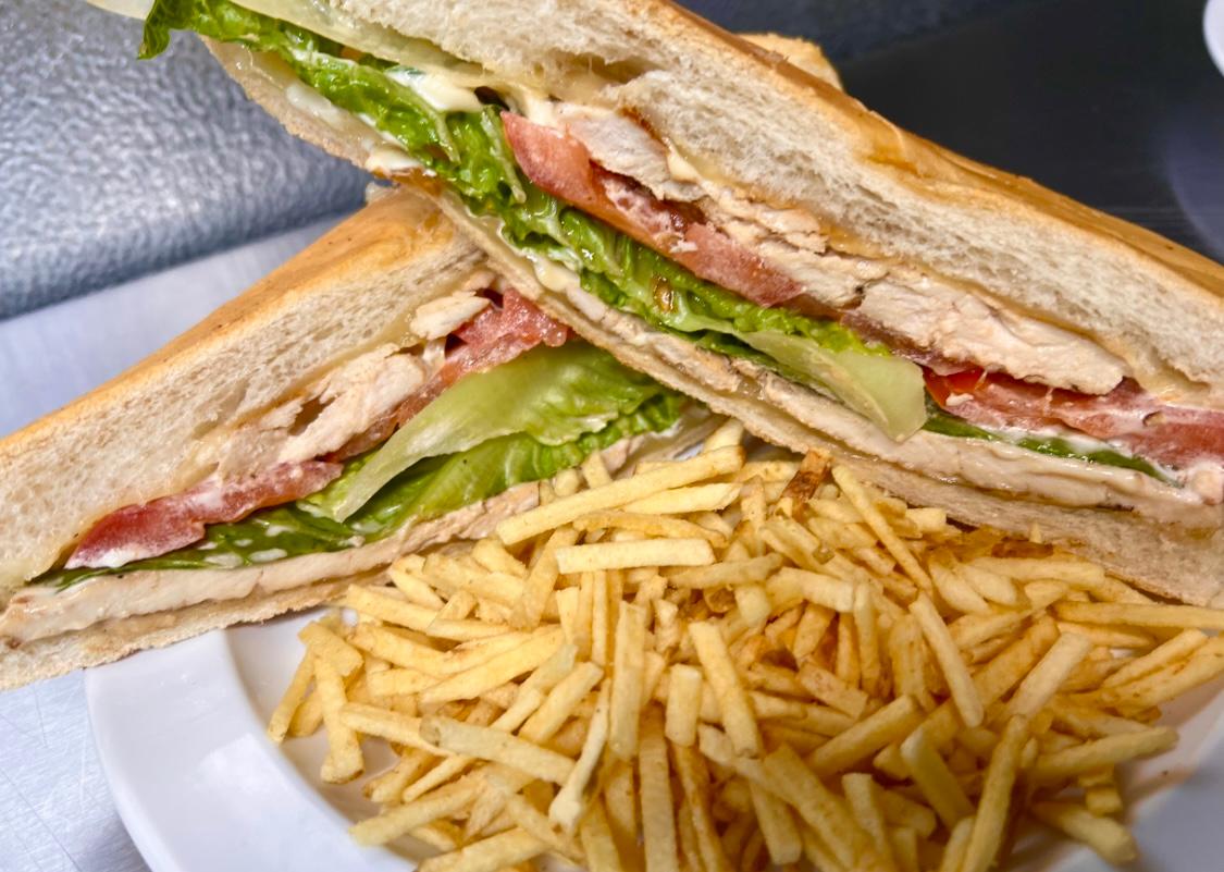 GRILLED CHICKEN SANDWICH.