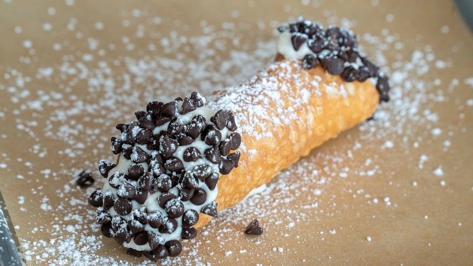 Cannoli Tradizionale.