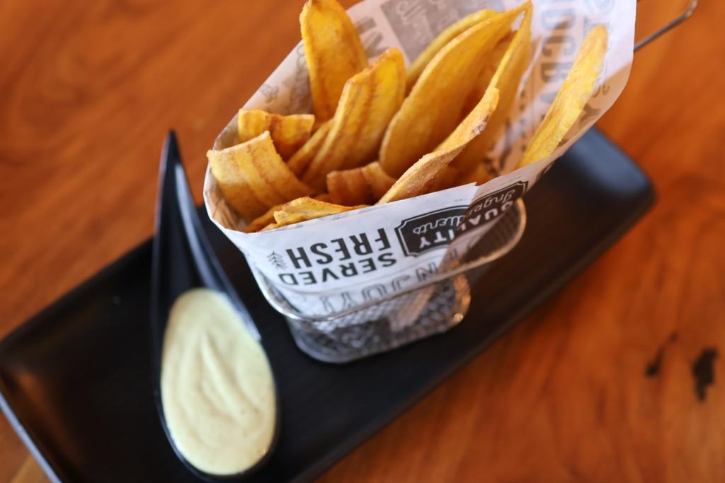 Side Plantain Chips.