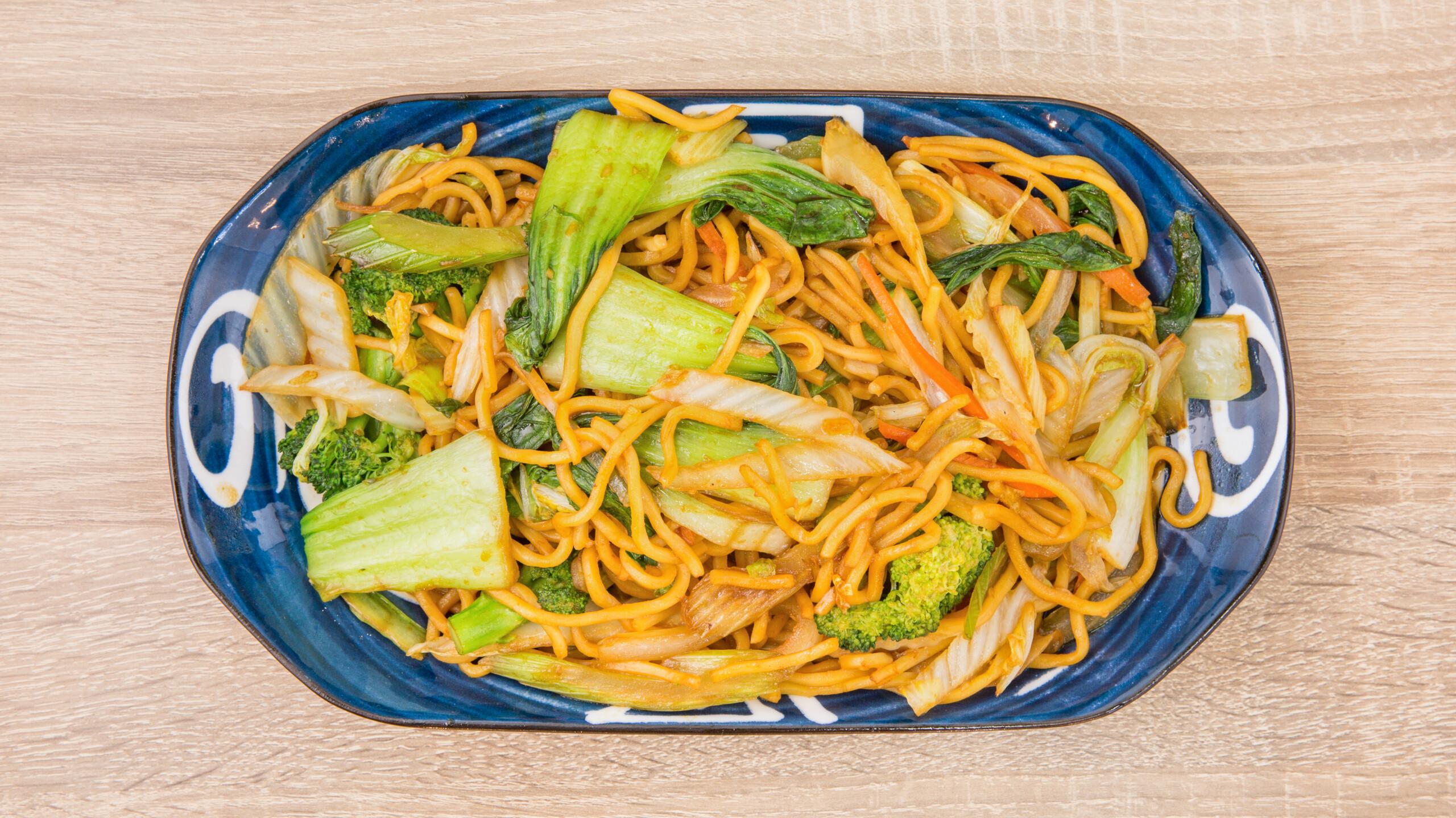 Vegetable Pan Fried Lo Mein Noodle 蔬菜炒面.
