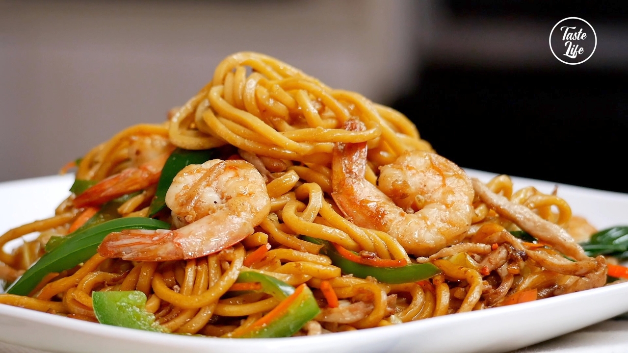 Shrimp Stir Fry Noodle.