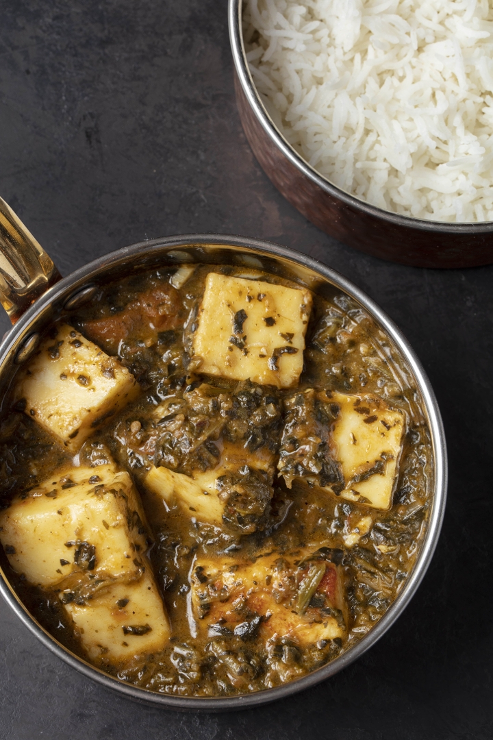 Curry: Chicken Saag (G, N).