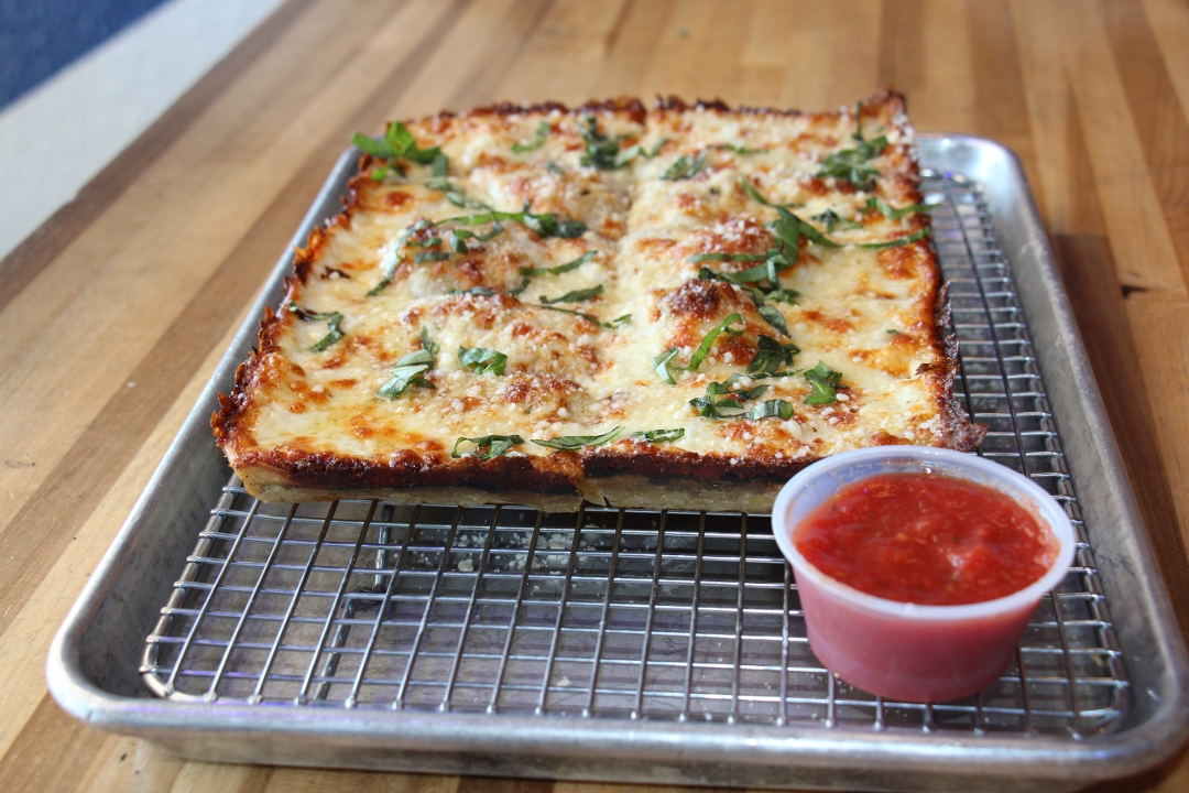 SMALL DETROIT CHEESY GARLIC BREAD.
