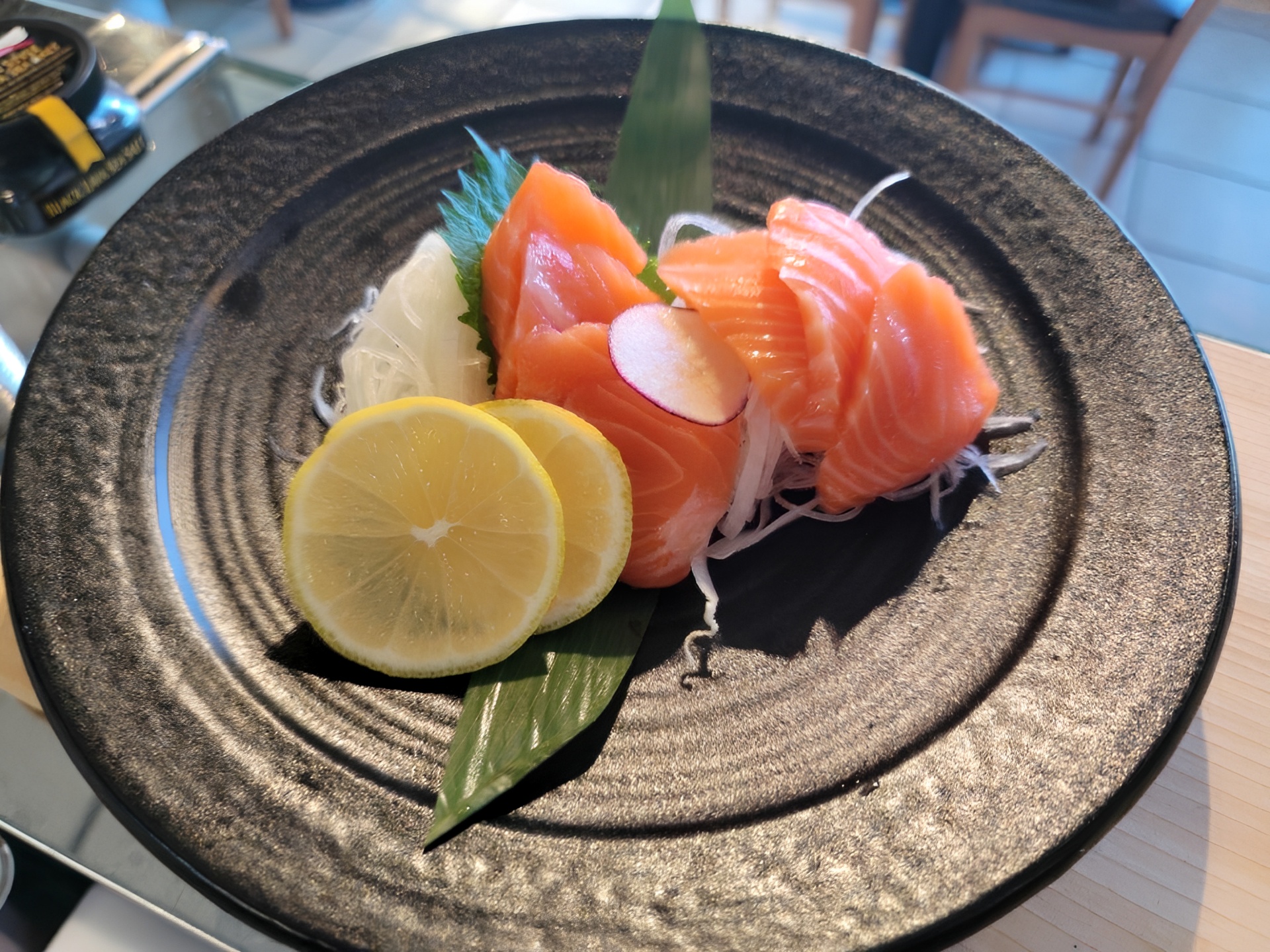SA8-SALMON SASHIMI.