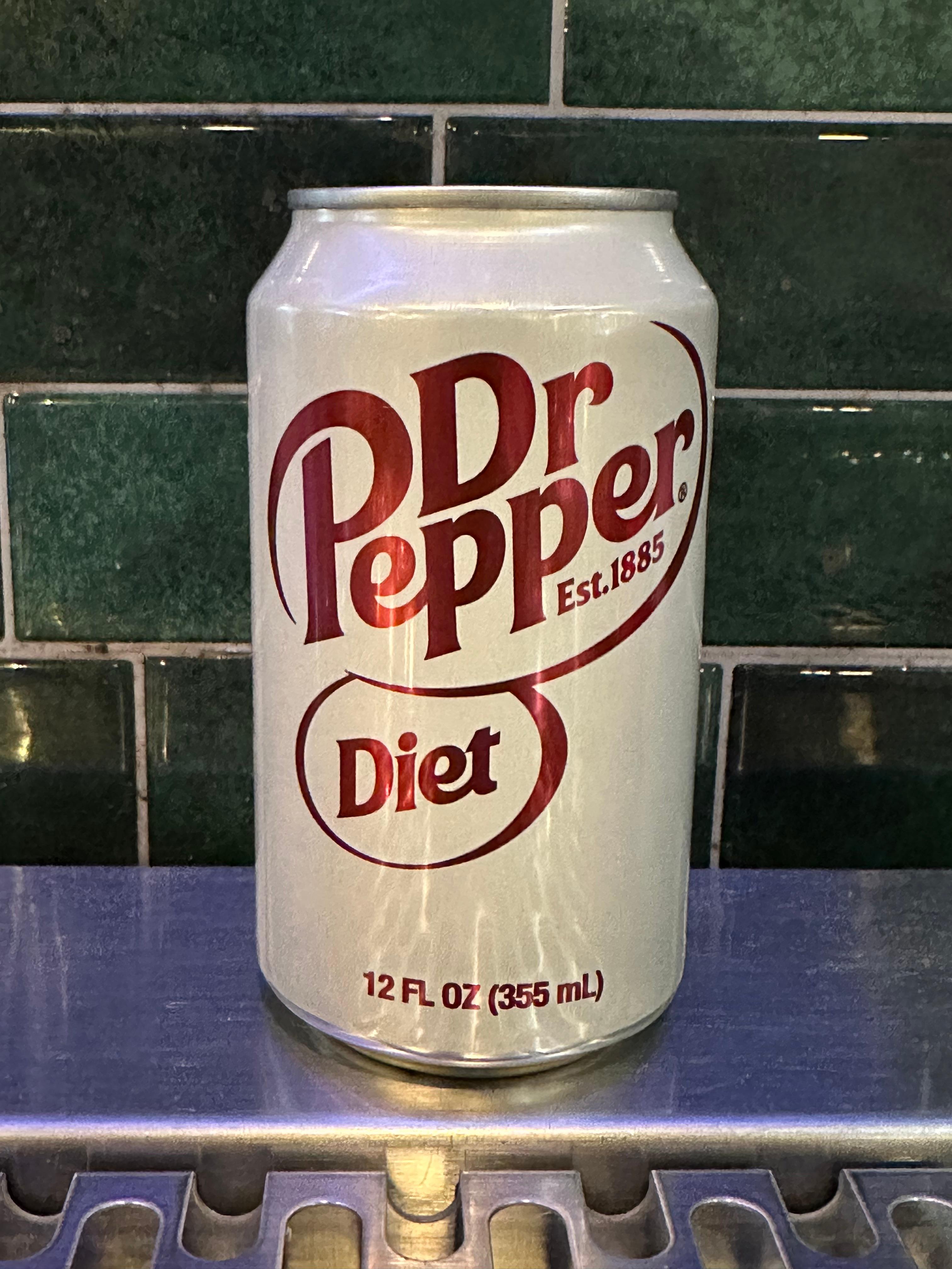 Diet Dr. Pepper (12 oz can).