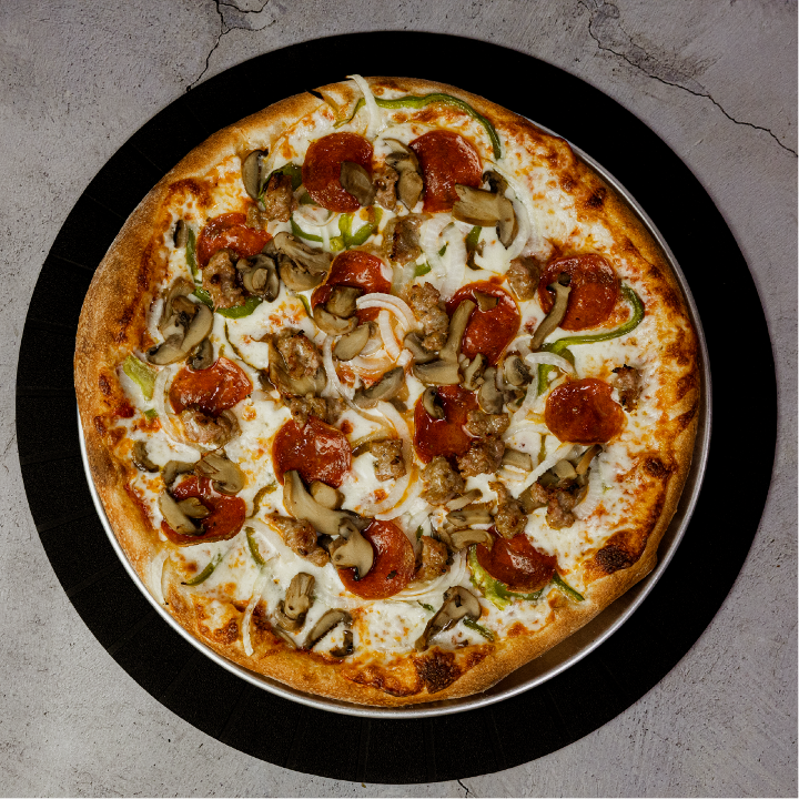 12" Deluxe Pizza.